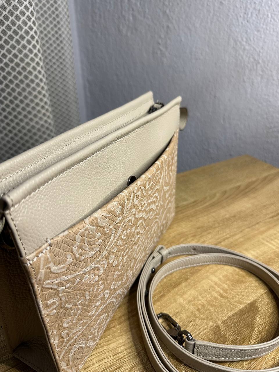 Elegant leather bag "Lace"