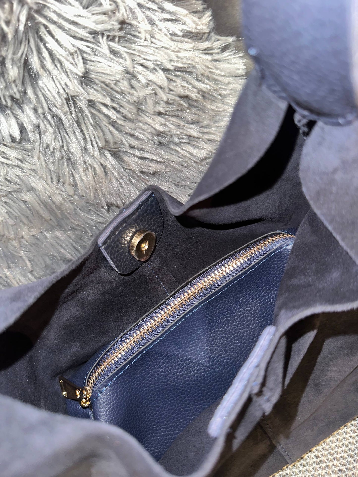 Blue suede handbag with leather details & fringe + pouch | Medium-size women’s bag