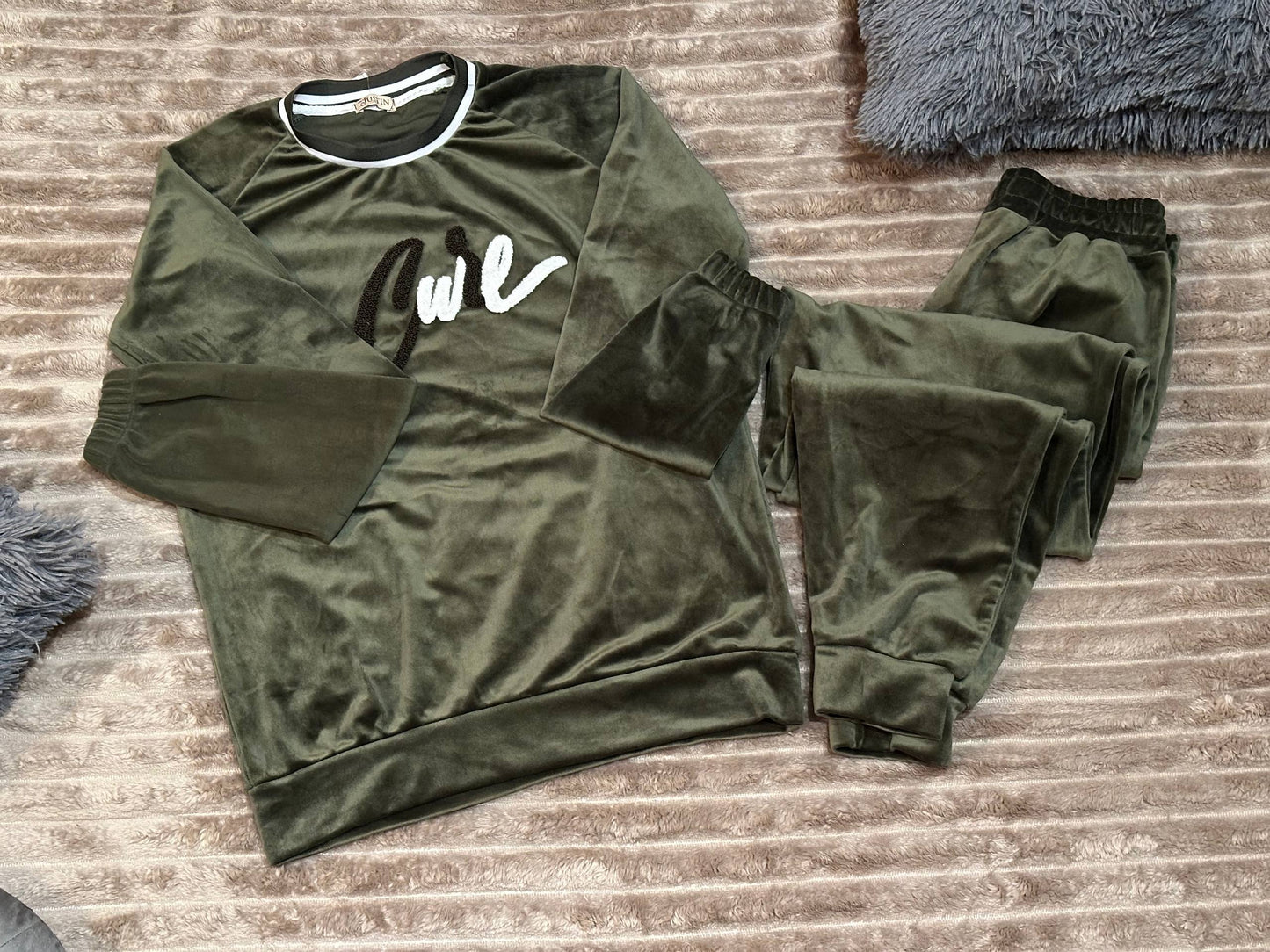 Velour Pajama Set “Cute” in Khaki