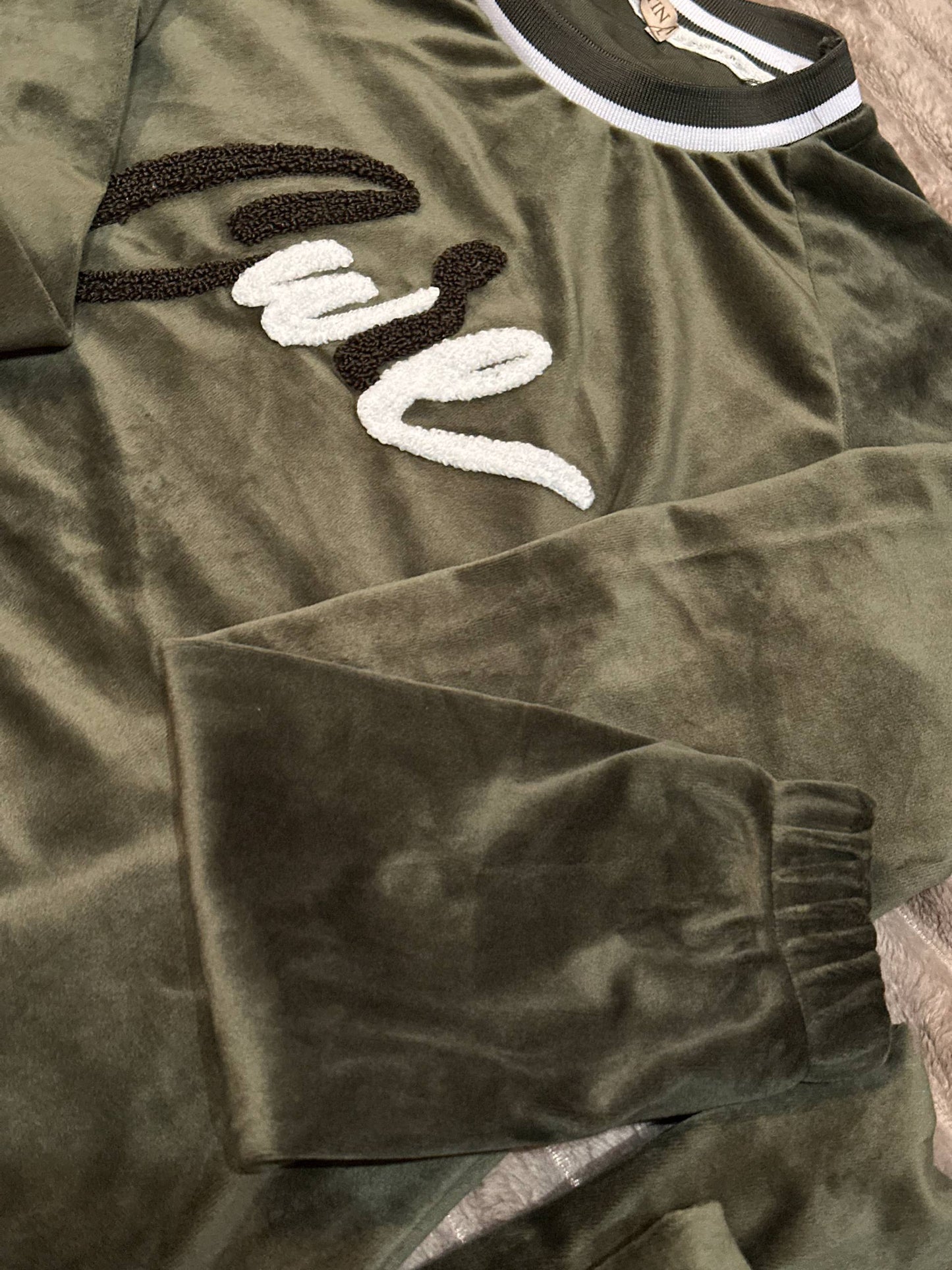 Velour Pajama Set “Cute” in Khaki