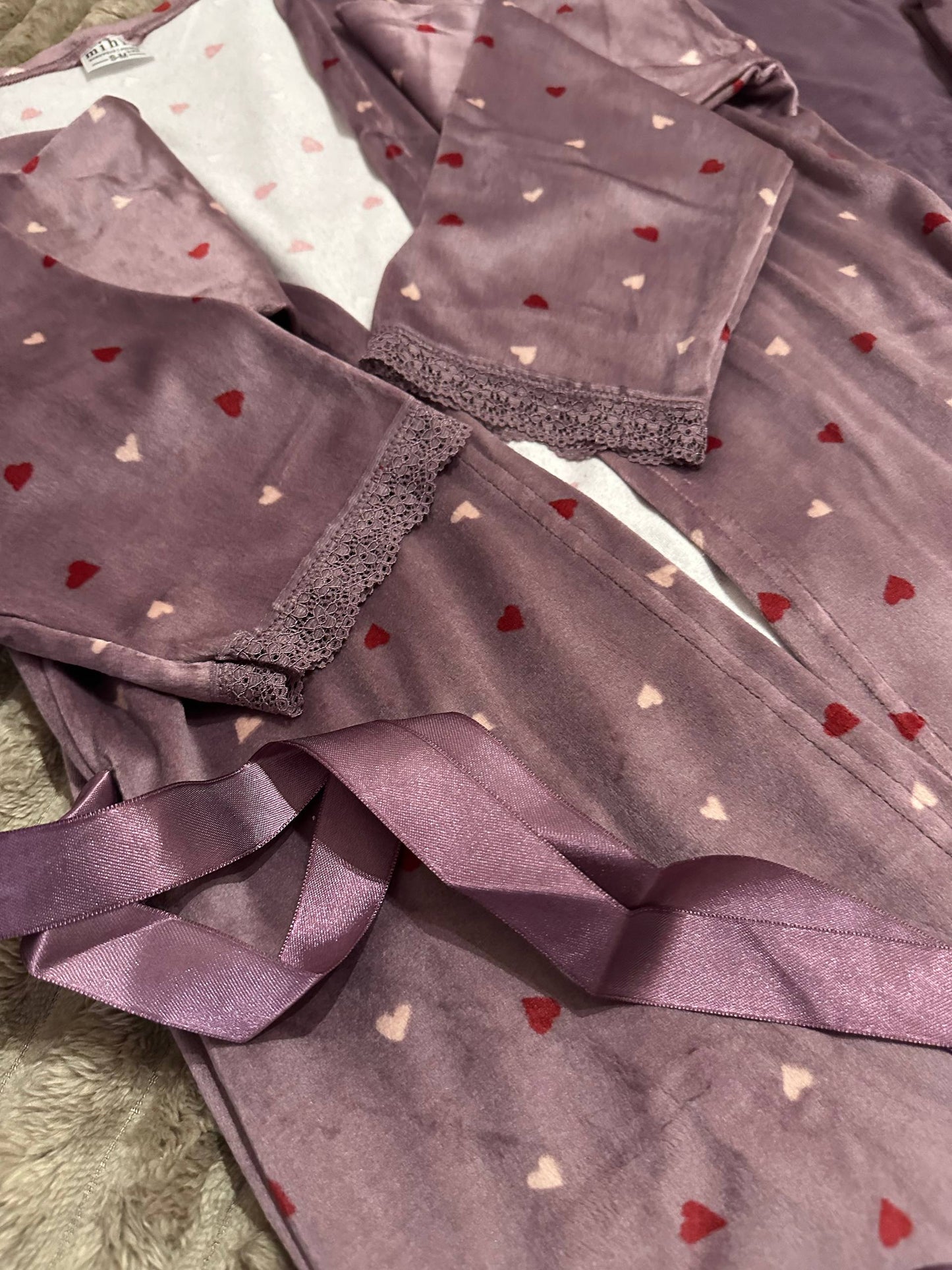 Women’s velour pajama set 3-in-1 with cute heart print – tank top, pants & robe